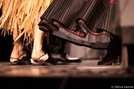 Ples in glasba izpod kamniških planin v izvedbi Folklorne skupine Kamnik in njihovih prijateljev  (70)